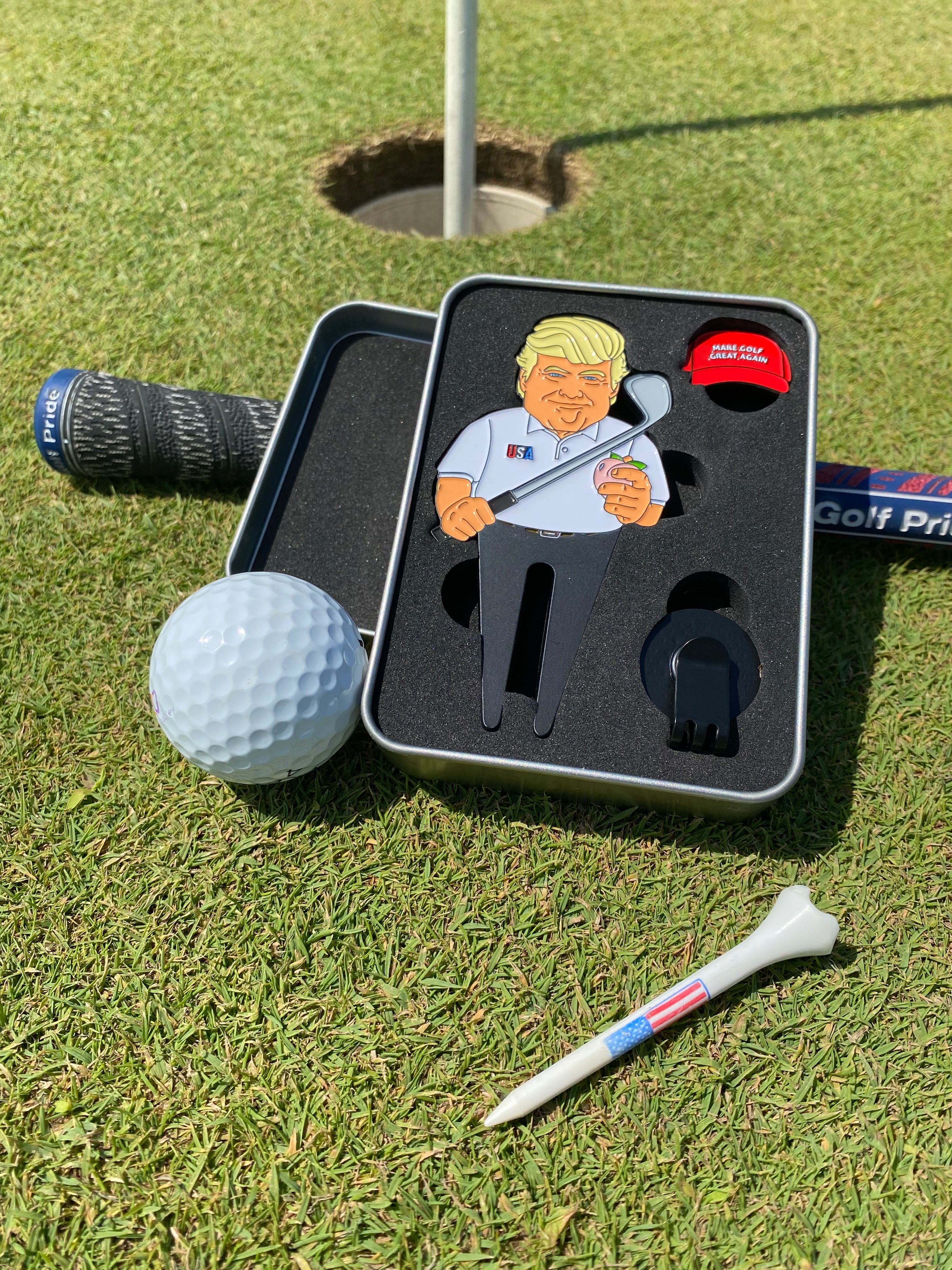 Divot Tool Gift Set Donald Trump with Peach